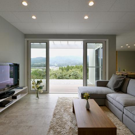 伊那谷を一望する平屋